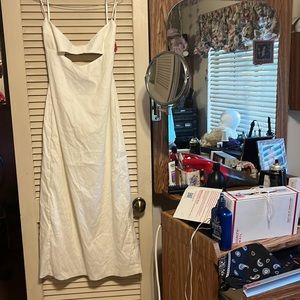 Zara NWT t-length off white dress. Size XL.